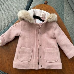 Selling a cute girls 3-4 year old coat. Runs a little big for a 3 year old.